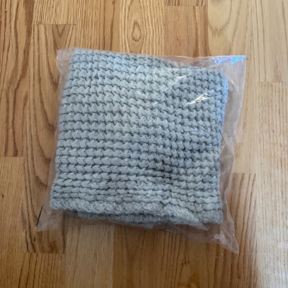 Parachute Waffle Hand Towel, in willow grey green color, NWT - Picture 5 of 10